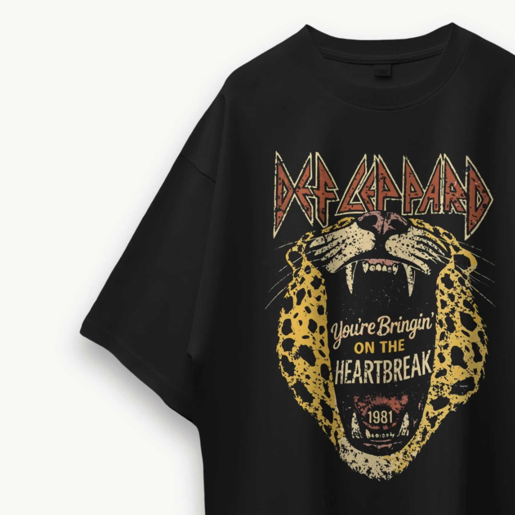 Def Leppard Bringin On The Heartbreak India '26 Black Oversized Tee - Image 3