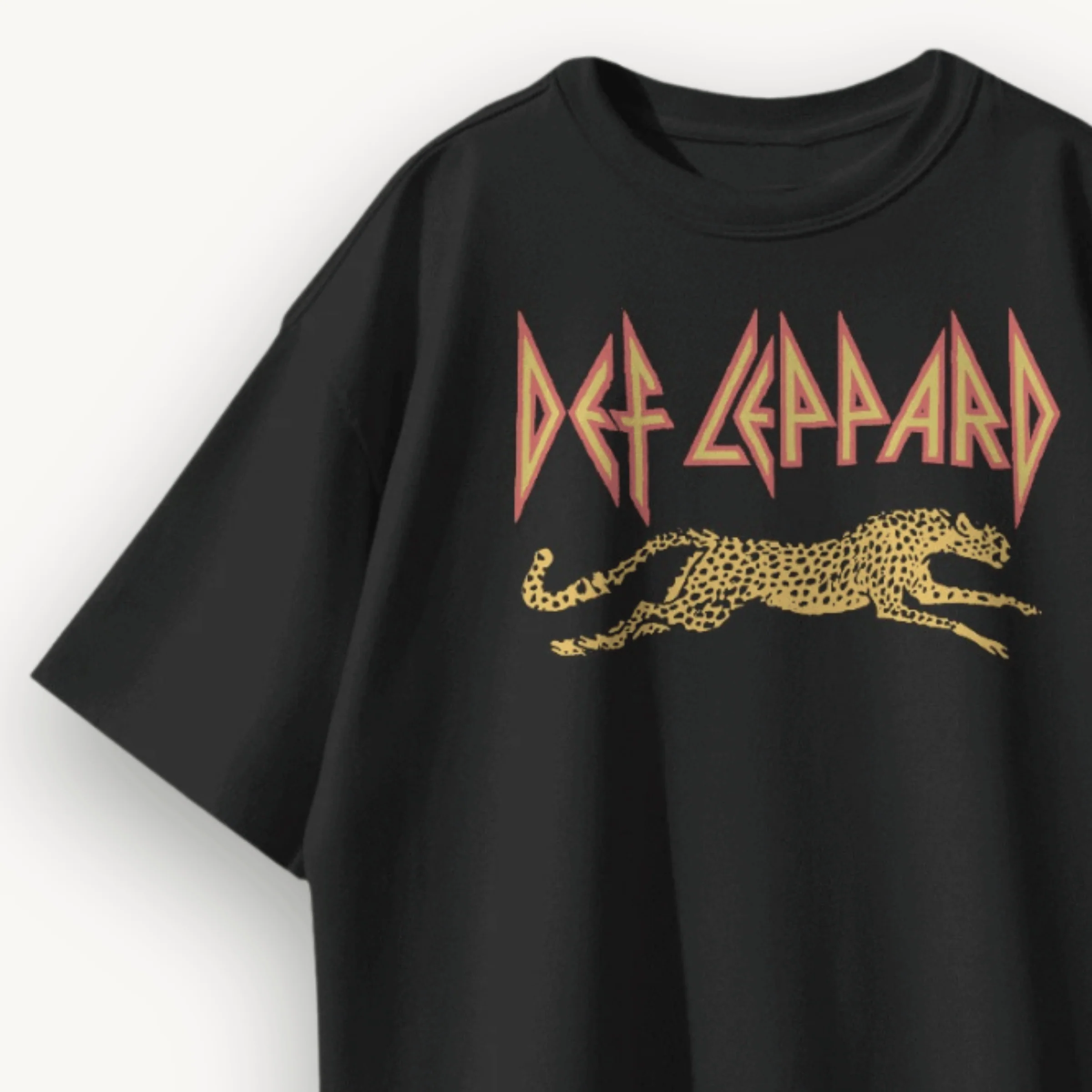 Def Leppard Leaping Leopard Black Oversized Tee - Image 3