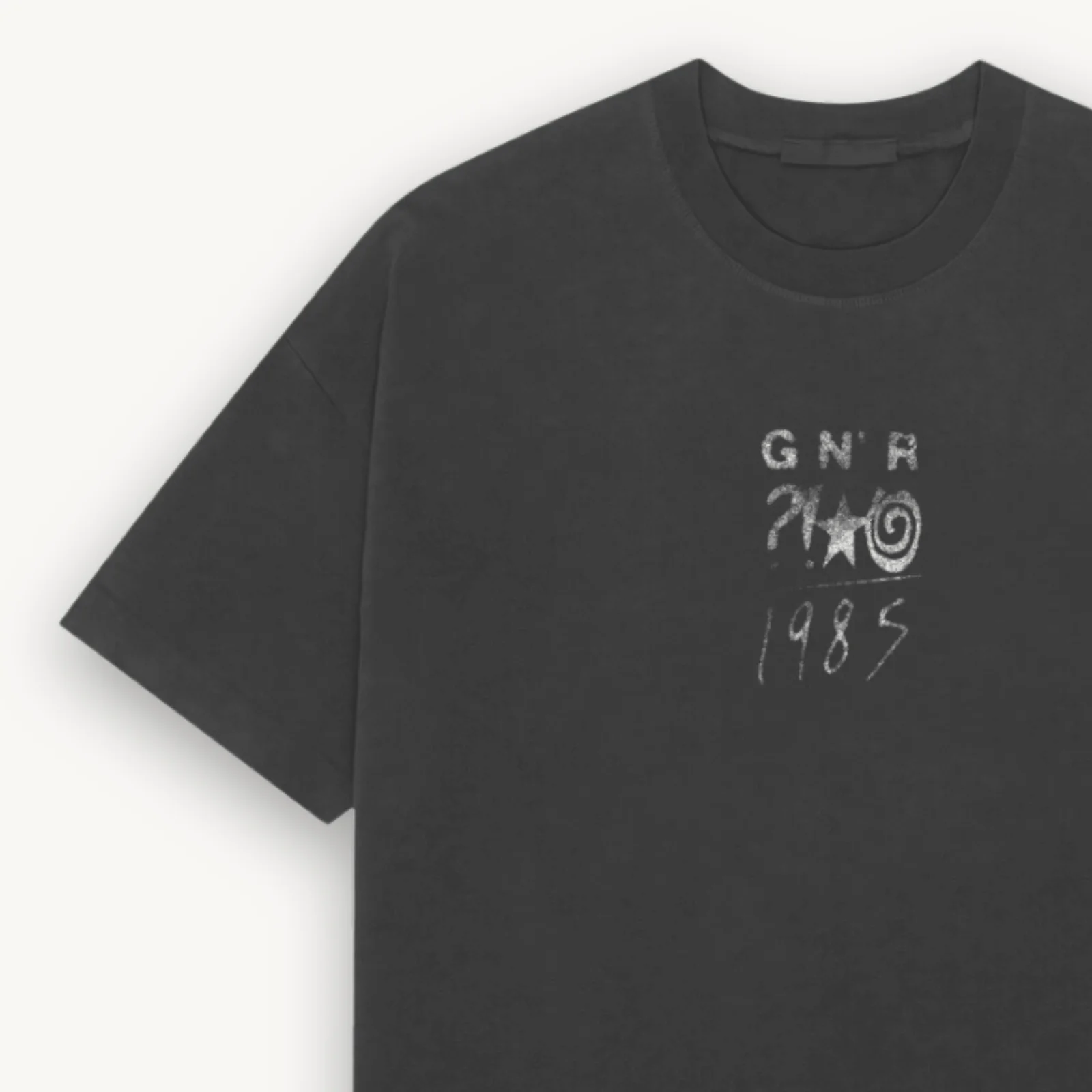Official Guns N' Roses 1985 Black Relaxed Tee - Image 3